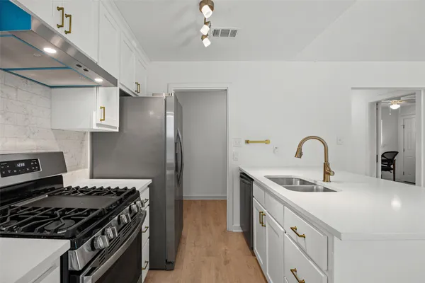 $414,900 | 5500 Stuart Circle, Austin, TX 78721