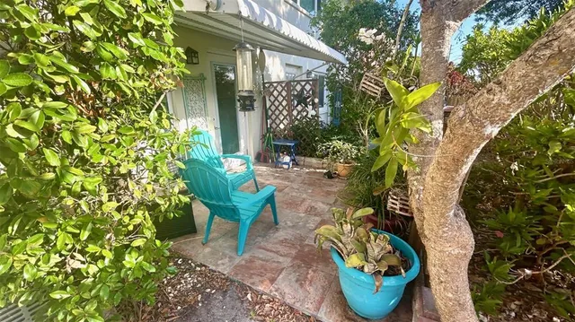 $138,000 | 4570 Overlook Drive Northeast, Unit 180, St. Petersburg, FL 33703