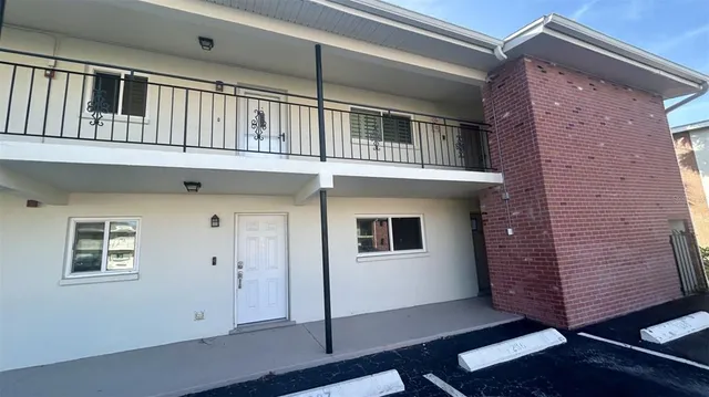 $138,000 | 4570 Overlook Drive Northeast, Unit 180, St. Petersburg, FL 33703