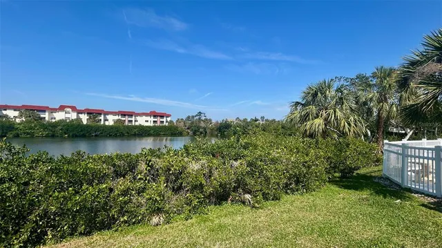 $138,000 | 4570 Overlook Drive Northeast, Unit 180, St. Petersburg, FL 33703