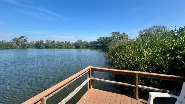 $138,000 | 4570 Overlook Drive Northeast, Unit 180, St. Petersburg, FL 33703