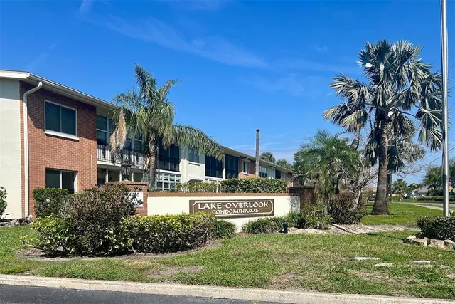 $138,000 | 4570 Overlook Drive Northeast, Unit 180, St. Petersburg, FL 33703
