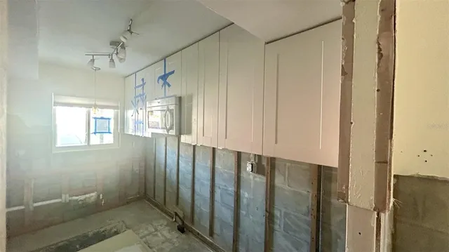 $138,000 | 4570 Overlook Drive Northeast, Unit 180, St. Petersburg, FL 33703