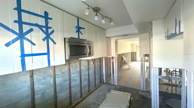 $138,000 | 4570 Overlook Drive Northeast, Unit 180, St. Petersburg, FL 33703