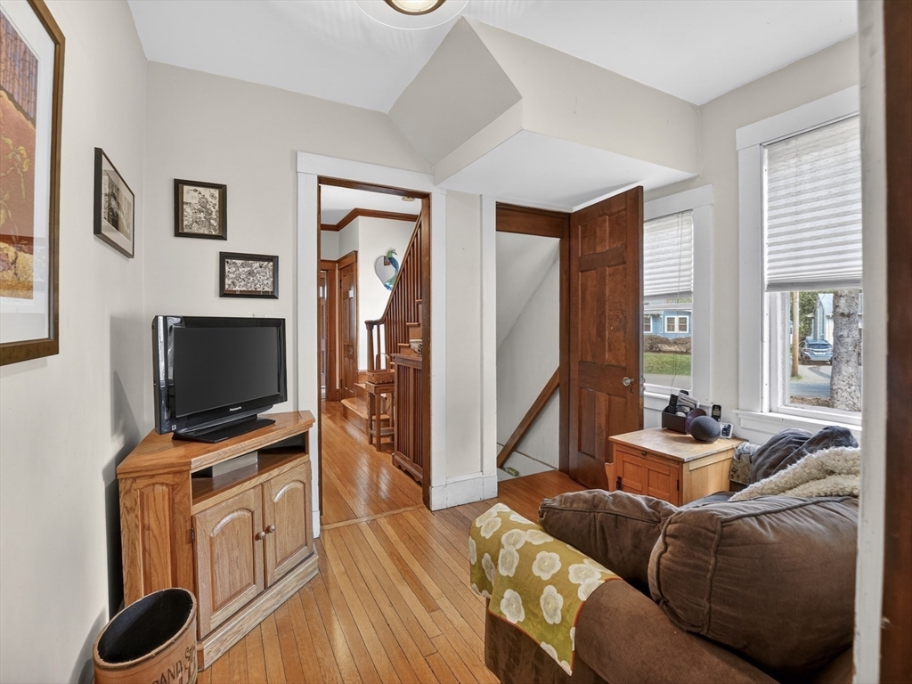 44 Hemlock Street Needham, MA 02492 - Photo 17 of 31