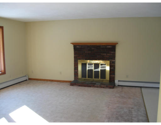 249 Hunt Road Oakham, MA 01068 - Photo 4 of 8