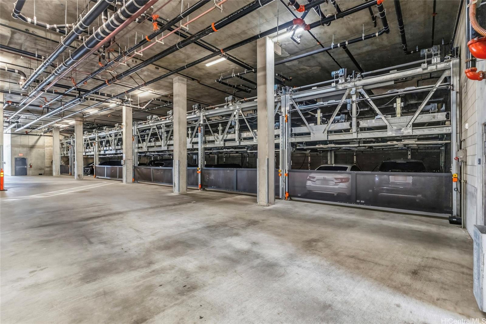 803 Waimanu Street, Unit 702 Honolulu, HI 96813 - Photo 15 of 19 a view of a garage