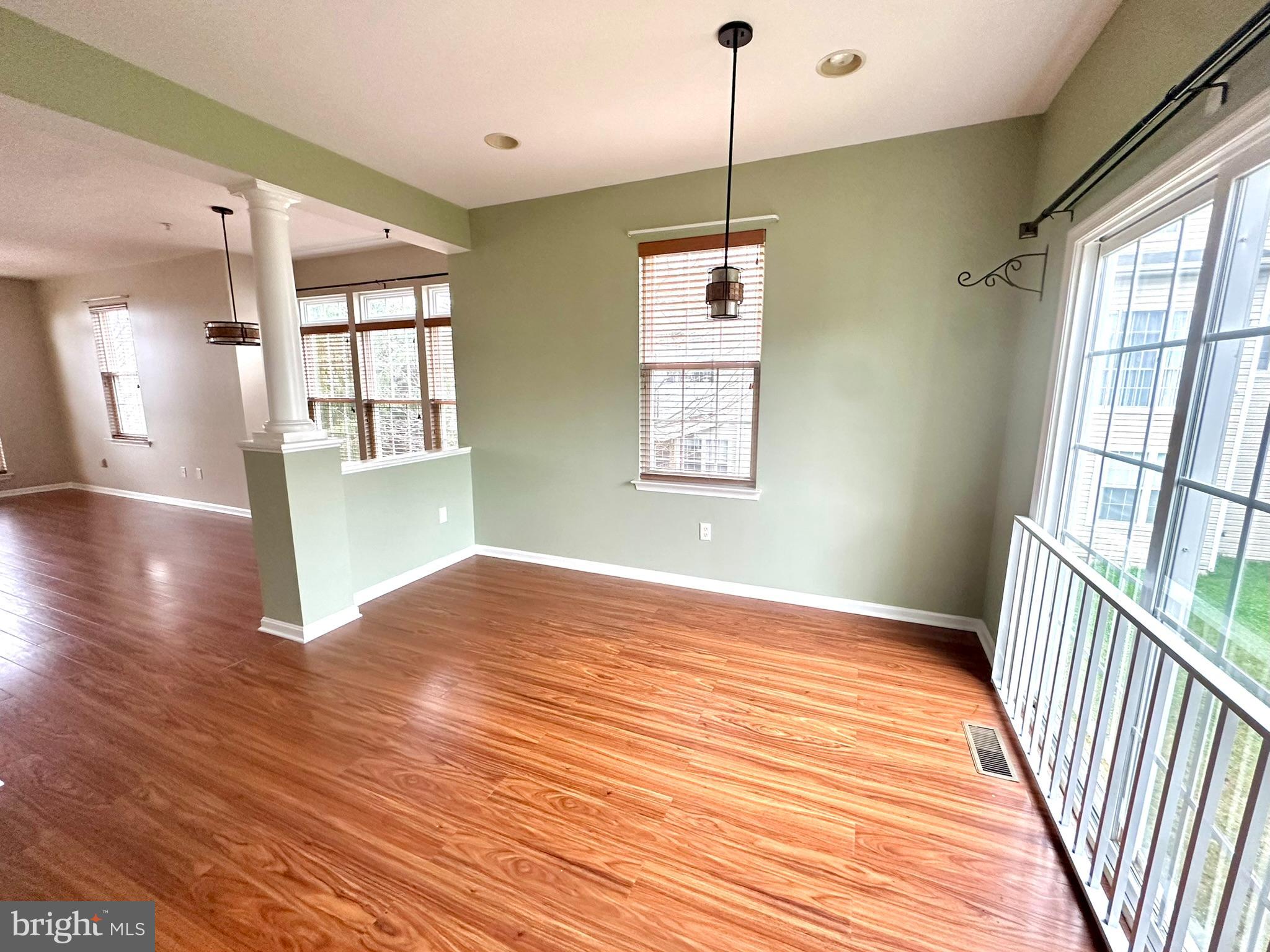 8405 Charmed Days Laurel, MD 20723 - Photo 18 of 44 Table Space
