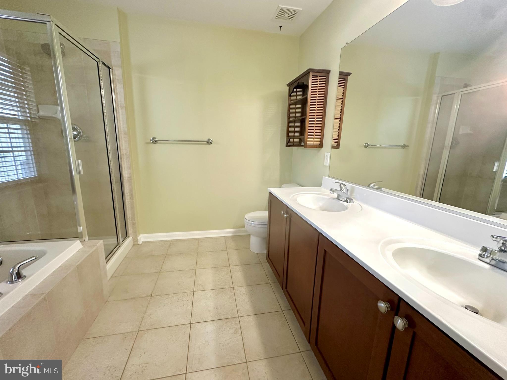 8405 Charmed Days Laurel, MD 20723 - Photo 30 of 44 Double Vanity