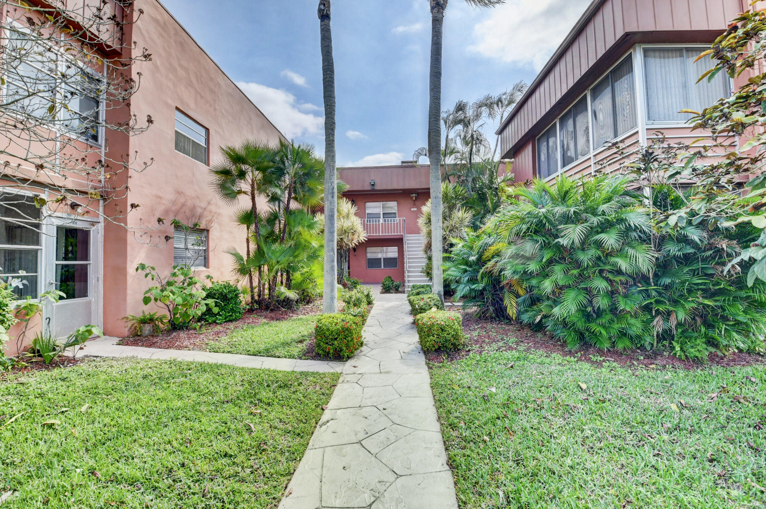 38 Normandy A Delray Beach, FL 33484 - Photo 1 of 32 01_dsc_9283_4_5_6_7