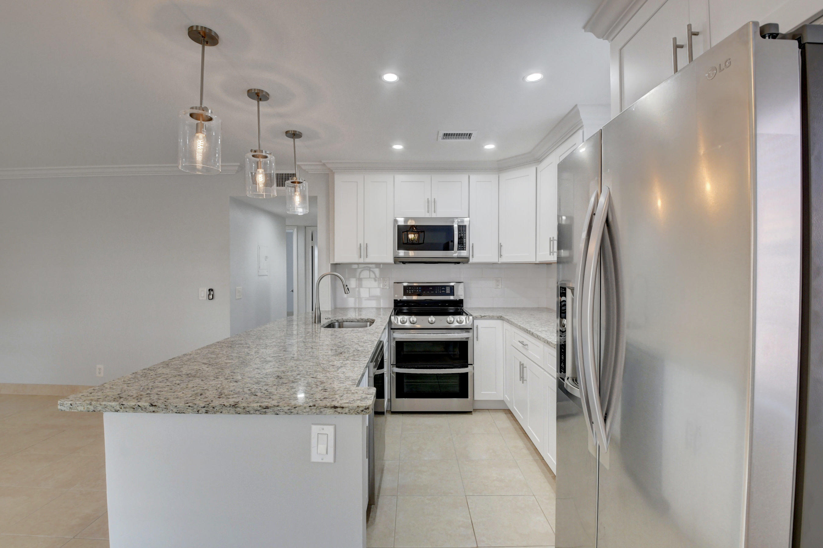 38 Normandy A Delray Beach, FL 33484 - Photo 14 of 32 13_dsc_9358_59_60_61_62