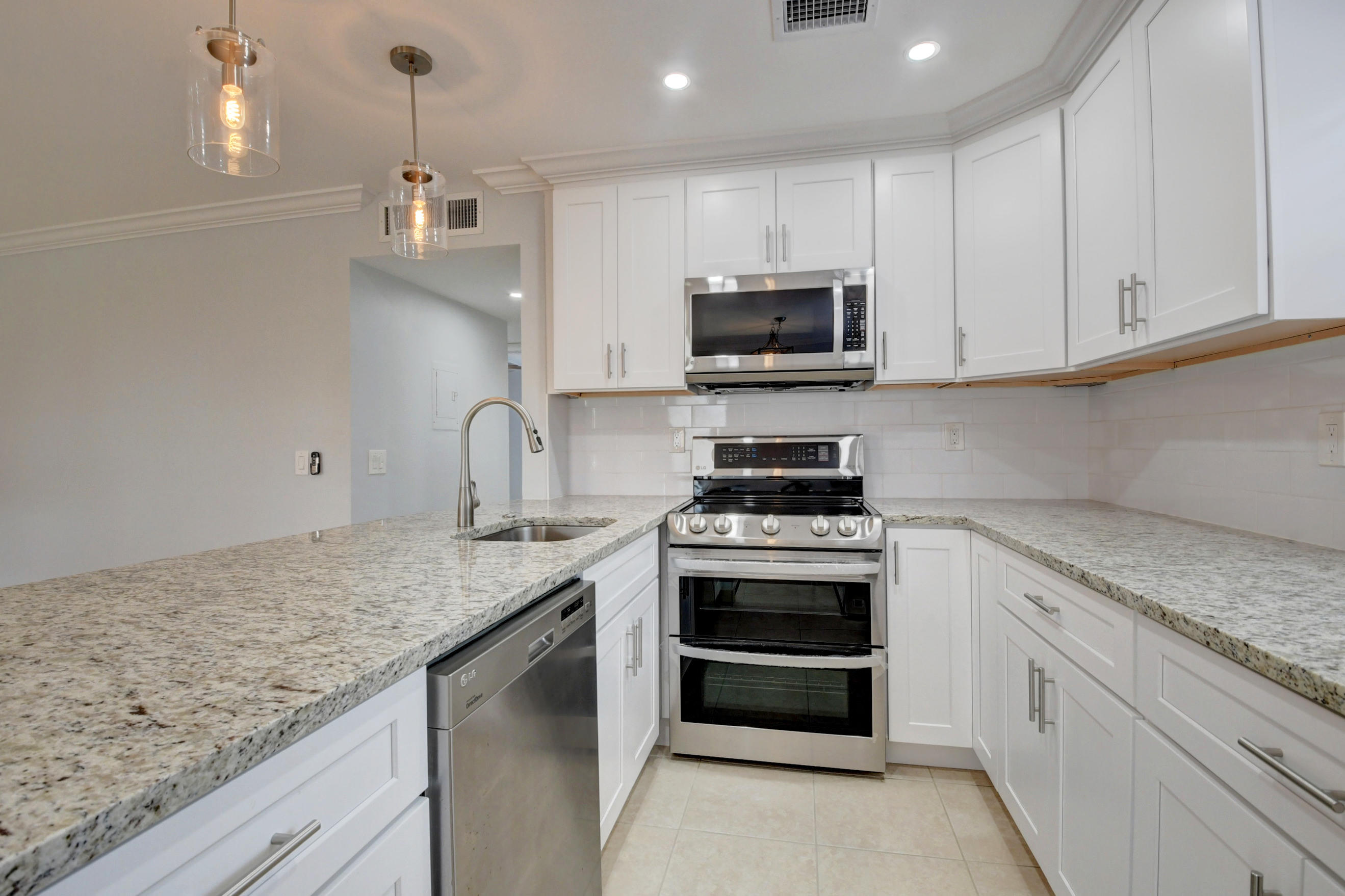 38 Normandy A Delray Beach, FL 33484 - Photo 15 of 32 14_dsc_9363_4_5_6_7