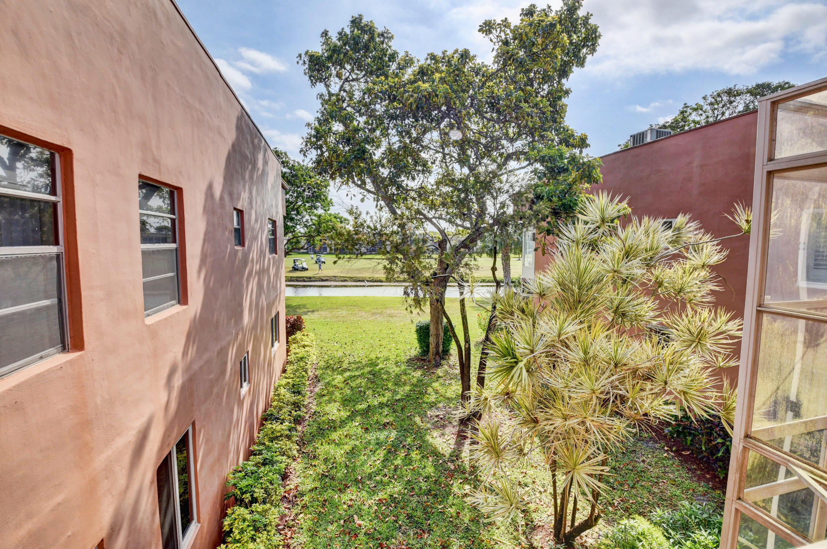 38 Normandy A Delray Beach, FL 33484 - Photo 4 of 32 04_dsc_9308_09_10_11_12