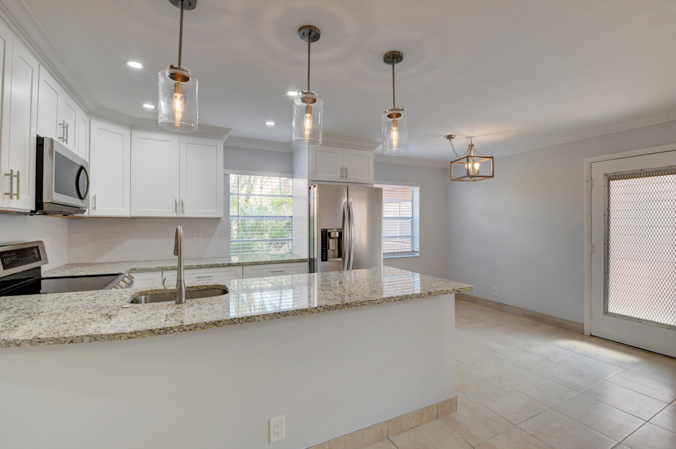 38 Normandy A Delray Beach, FL 33484 - Photo 9 of 32 09_dsc_9338_39_40_41_42