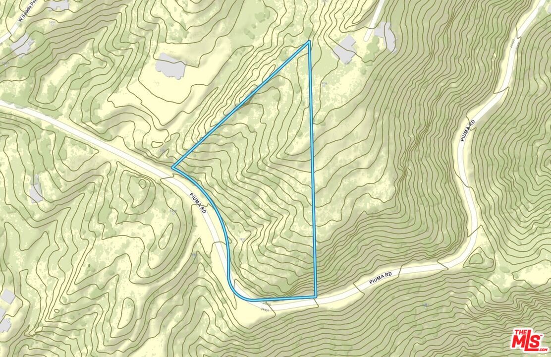 1 Piuma Road Malibu, CA 90265 - Photo 21 of 22 a bathroom with a bathtub and shower curtain