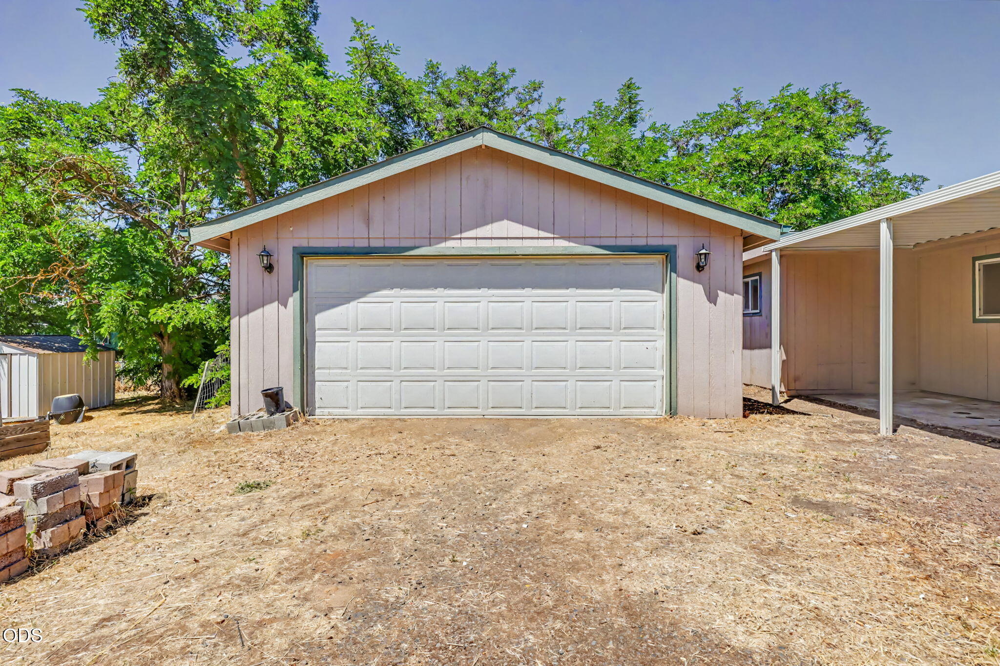 5595 Table Rock Road Central Point, OR 97502 - Photo 8 of 43