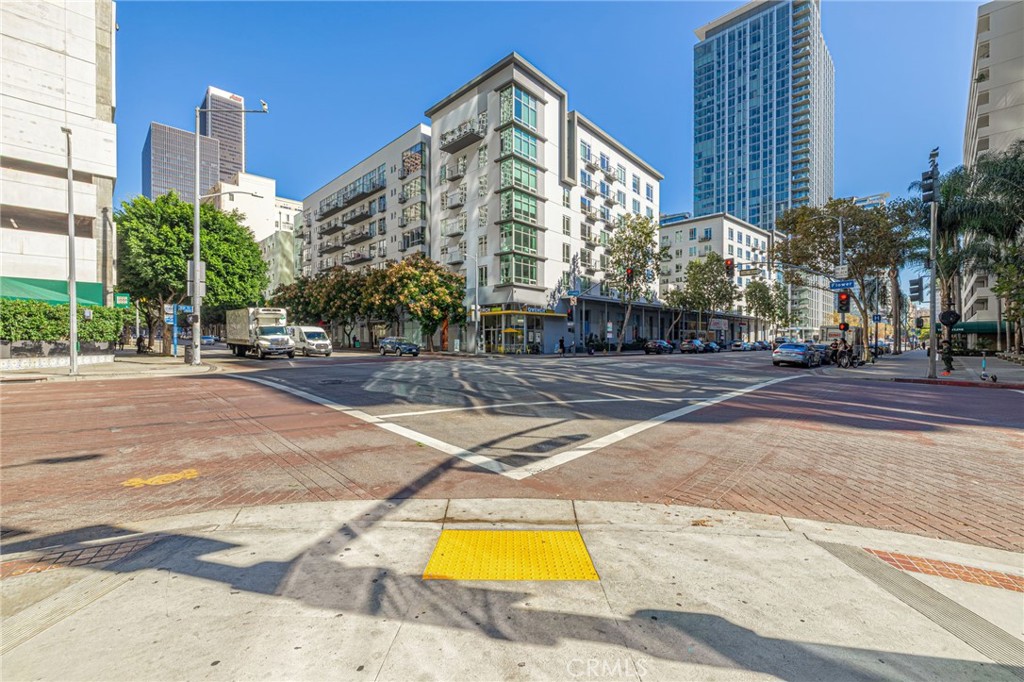 645 West 9th Street, Unit 301 Los Angeles, CA 90015 - Photo 12 of 14 a view of a city with tall buildings