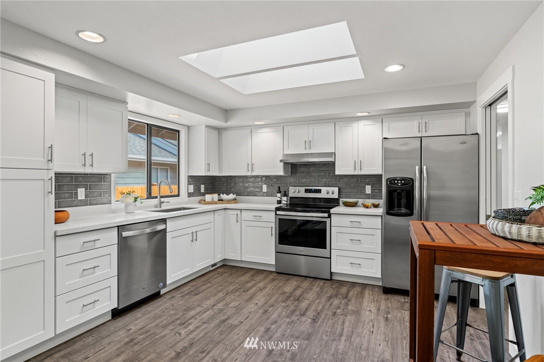 9505 228th Street Southwest Edmonds, WA 98020 - Photo 12 of 32 Gallery Image 12