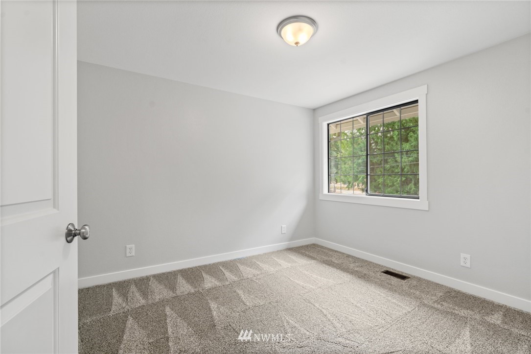 9505 228th Street Southwest Edmonds, WA 98020 - Photo 18 of 32 Gallery Image 18