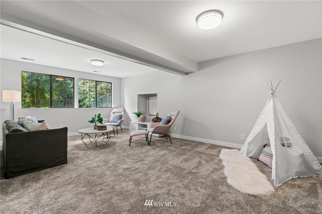 9505 228th Street Southwest Edmonds, WA 98020 - Photo 22 of 32 Gallery Image 22