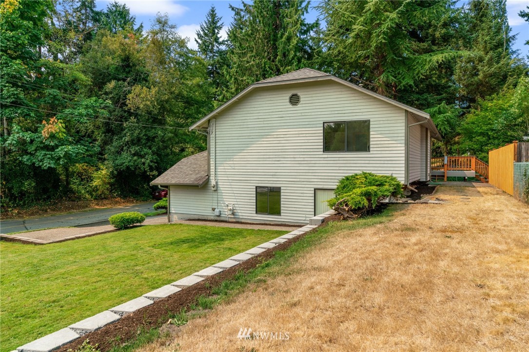 9505 228th Street Southwest Edmonds, WA 98020 - Photo 30 of 32 Gallery Image 30