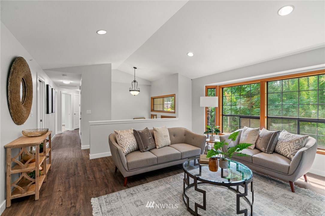 9505 228th Street Southwest Edmonds, WA 98020 - Photo 6 of 32 Gallery Image 6