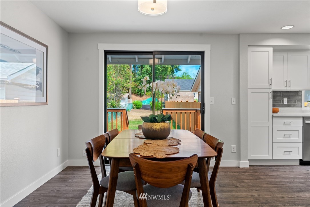 9505 228th Street Southwest Edmonds, WA 98020 - Photo 7 of 32 Gallery Image 7