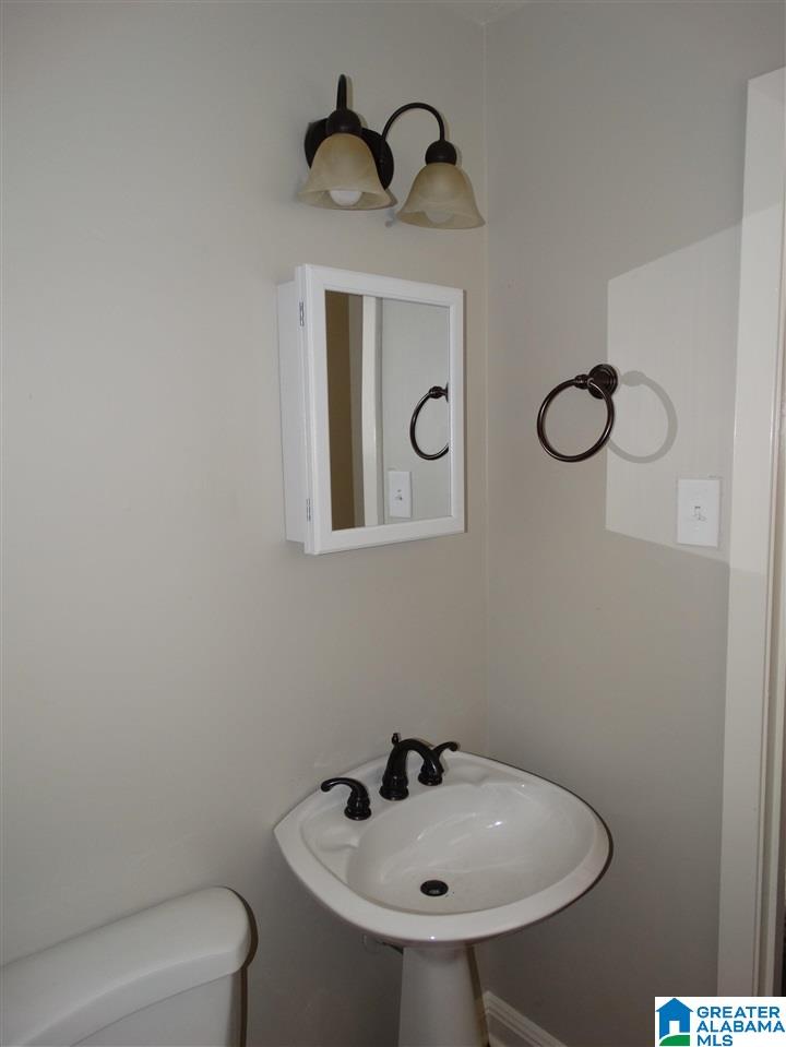 440 Burgundy Road Birmingham, AL 35215 - Photo 10 of 28
