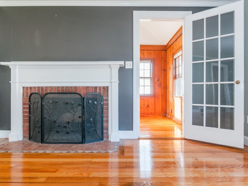 223 Beal Road Waltham, MA 02453 - Photo 4 of 29 Gallery Image 4
