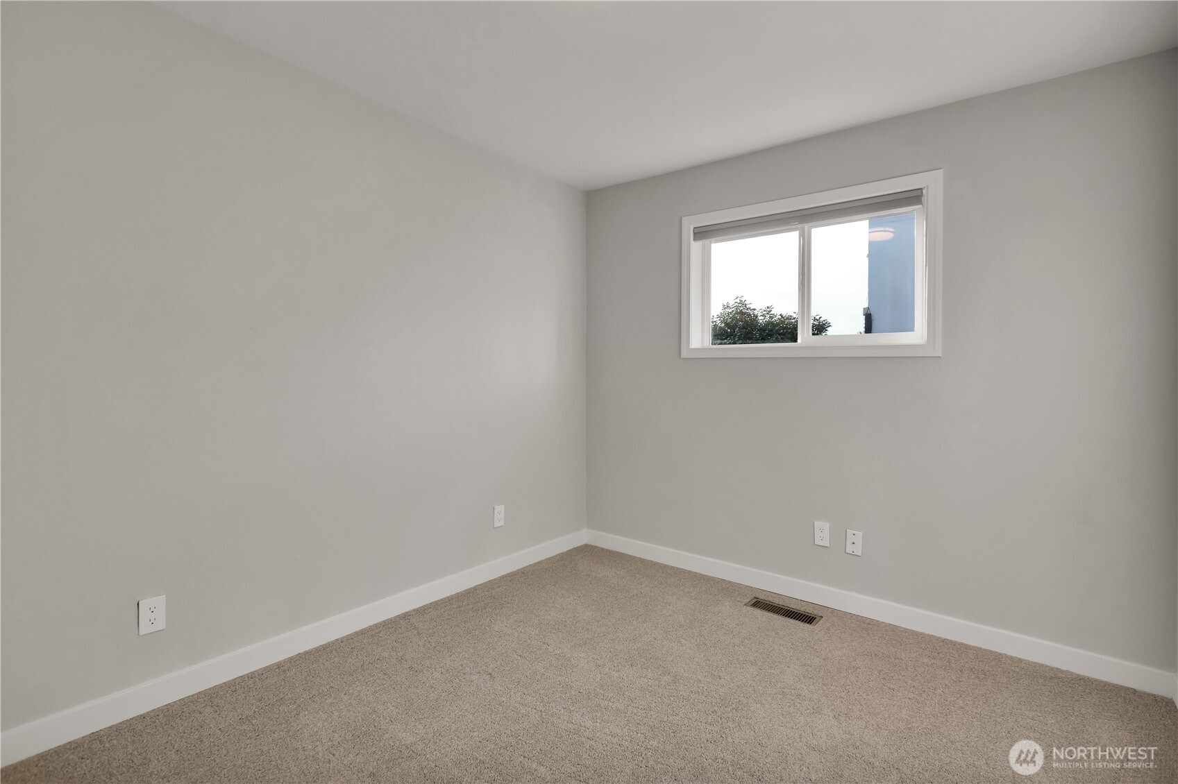 321 3rd Street Northeast Auburn, WA 98002 - Photo 13 of 20