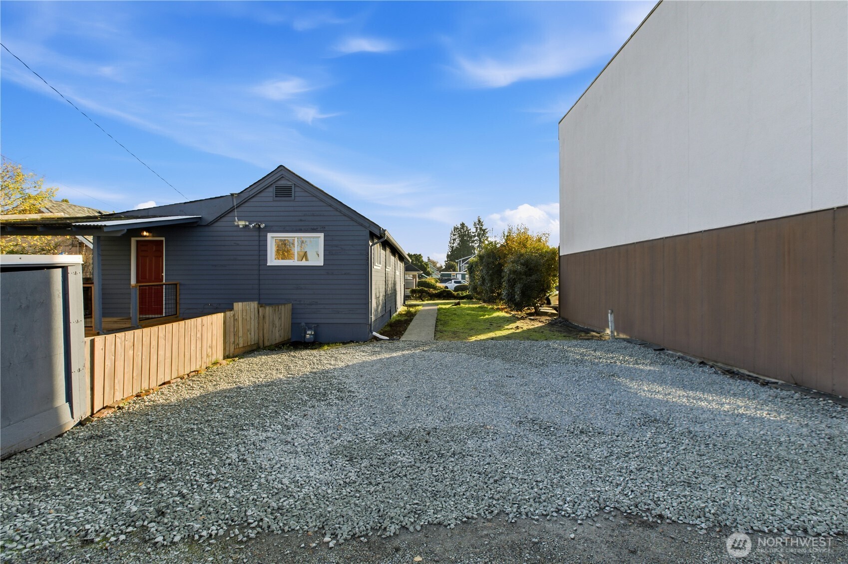 321 3rd Street Northeast Auburn, WA 98002 - Photo 20 of 21 a view of backyard of house
