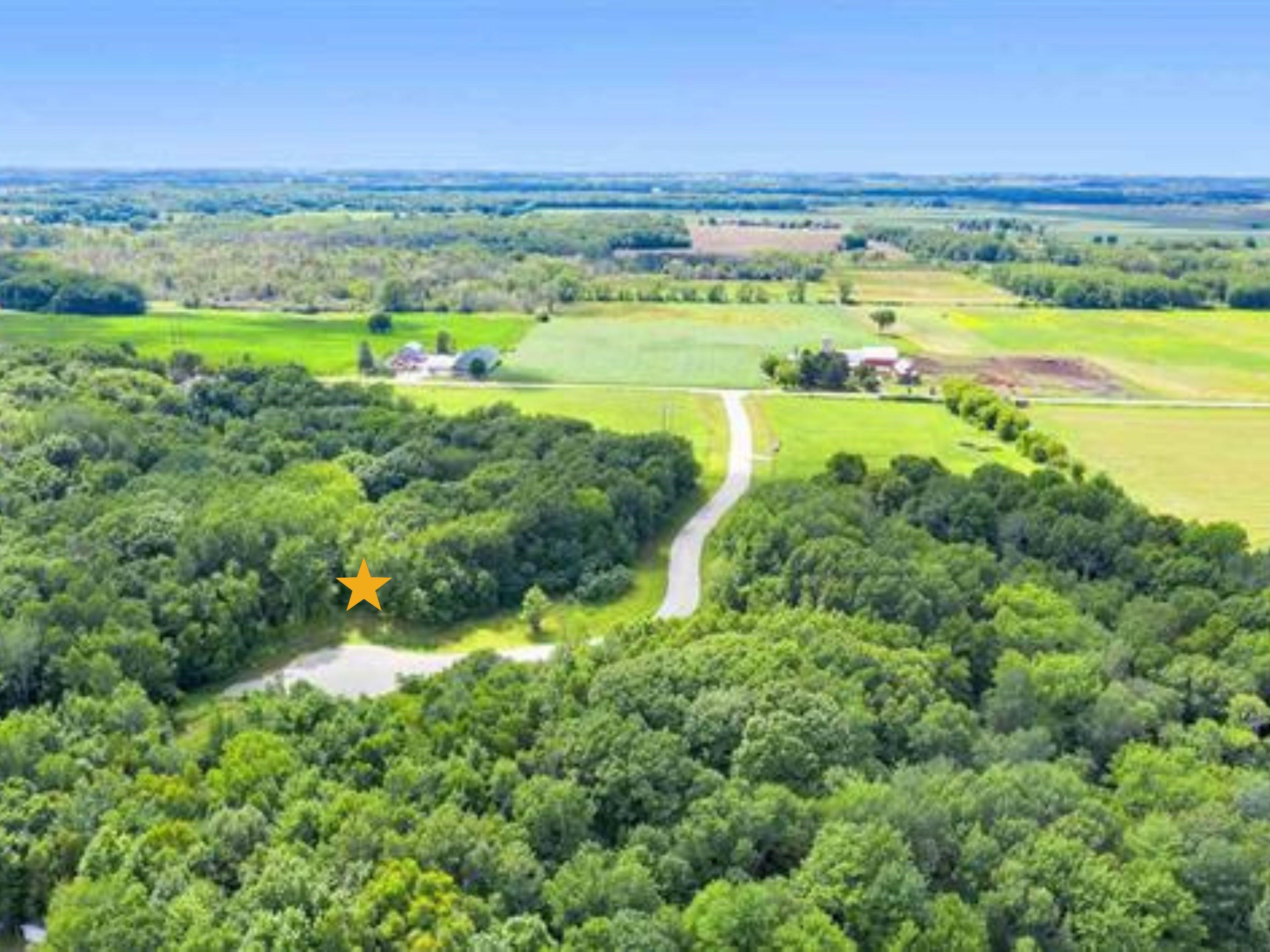 598 Cross Country Court, Unit 7 Oneida, WI 54155 - Photo 2 of 6