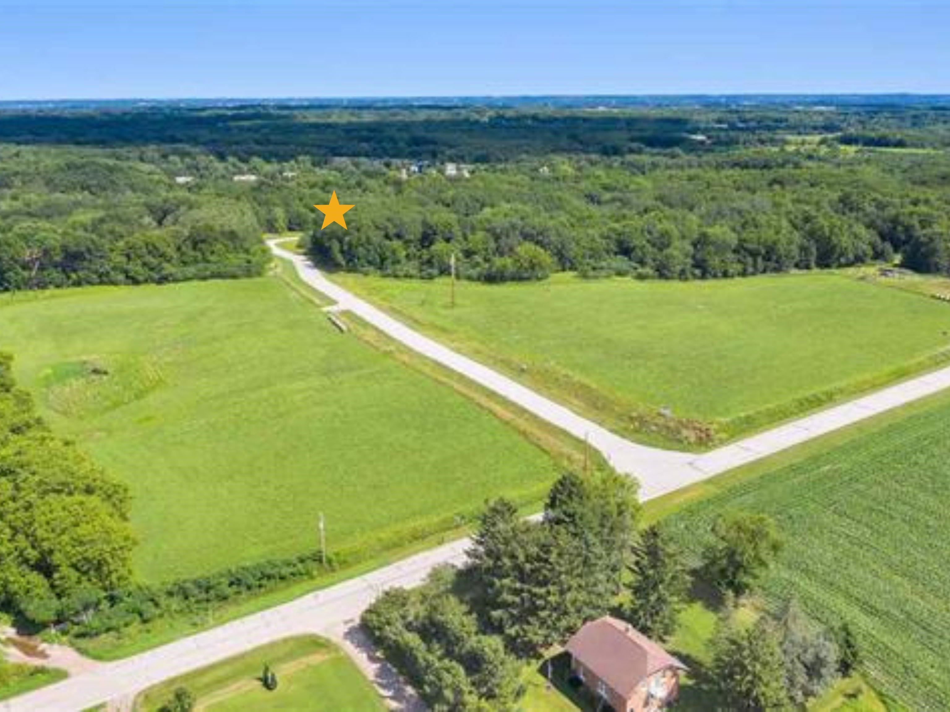 598 Cross Country Court, Unit 7 Oneida, WI 54155 - Photo 5 of 6