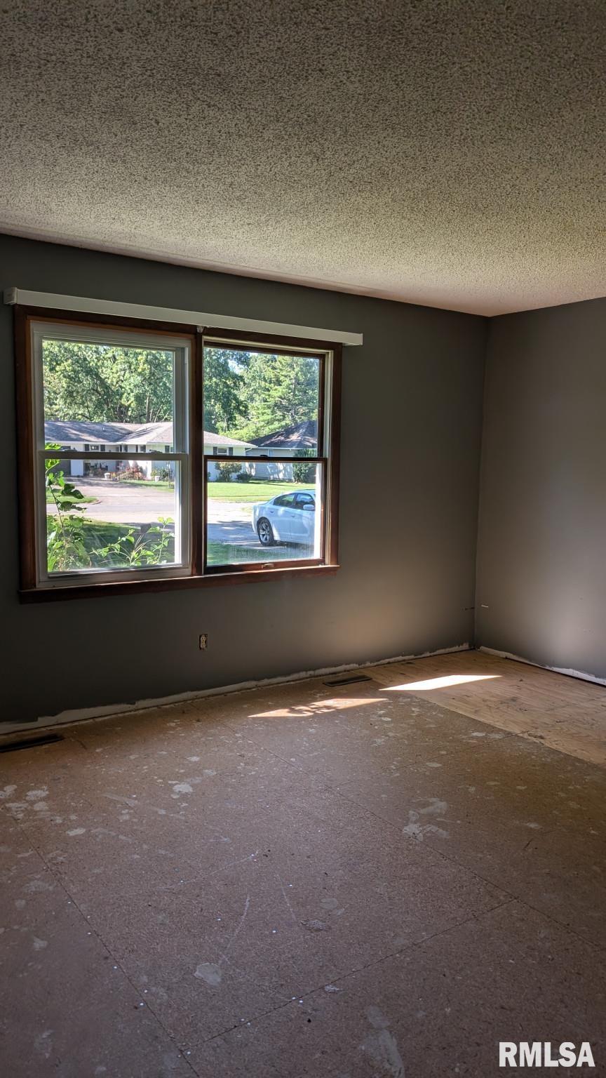 505 West Reed Street Benton, IL 62812 - Photo 21 of 28