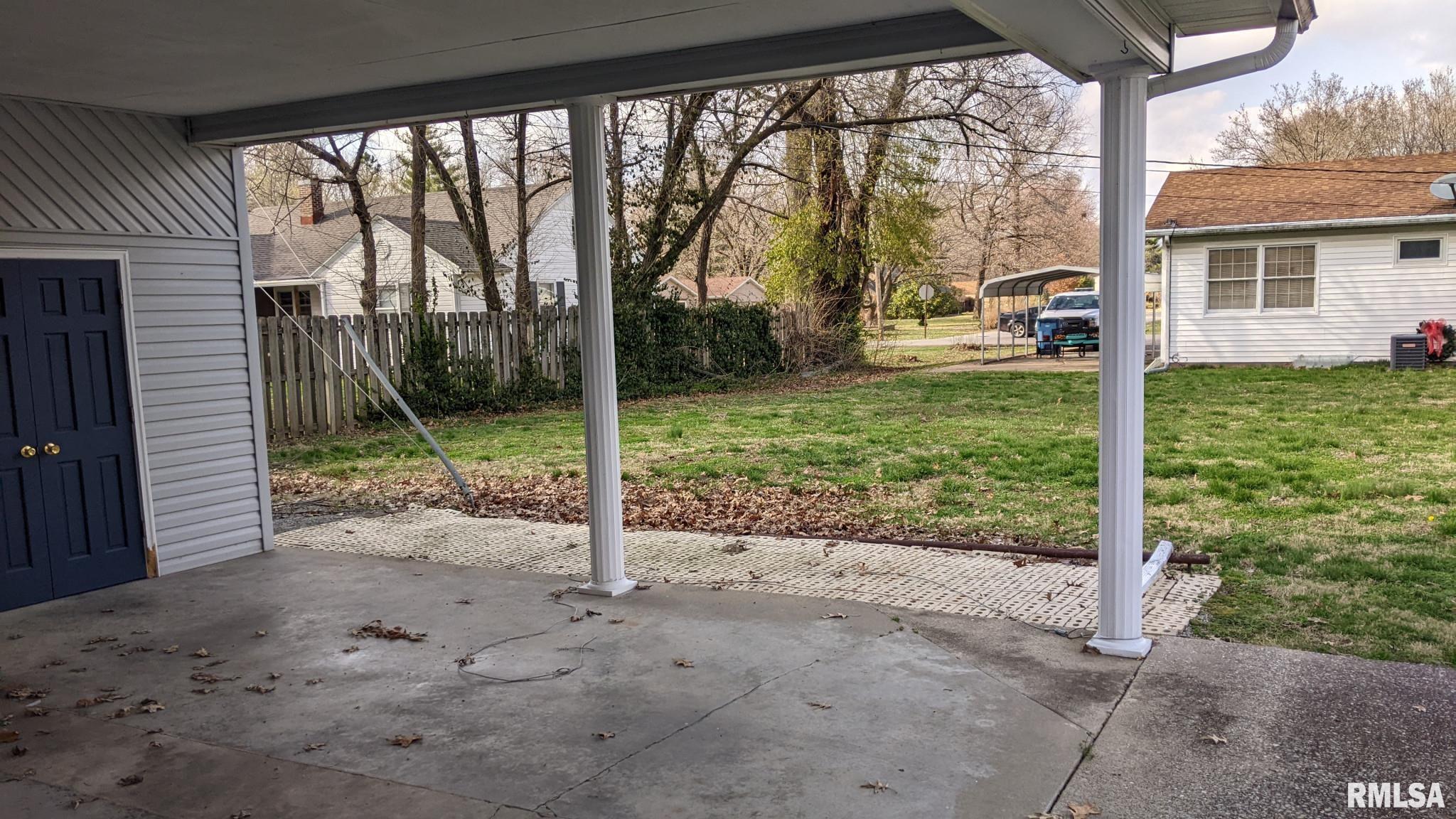505 West Reed Street Benton, IL 62812 - Photo 3 of 28