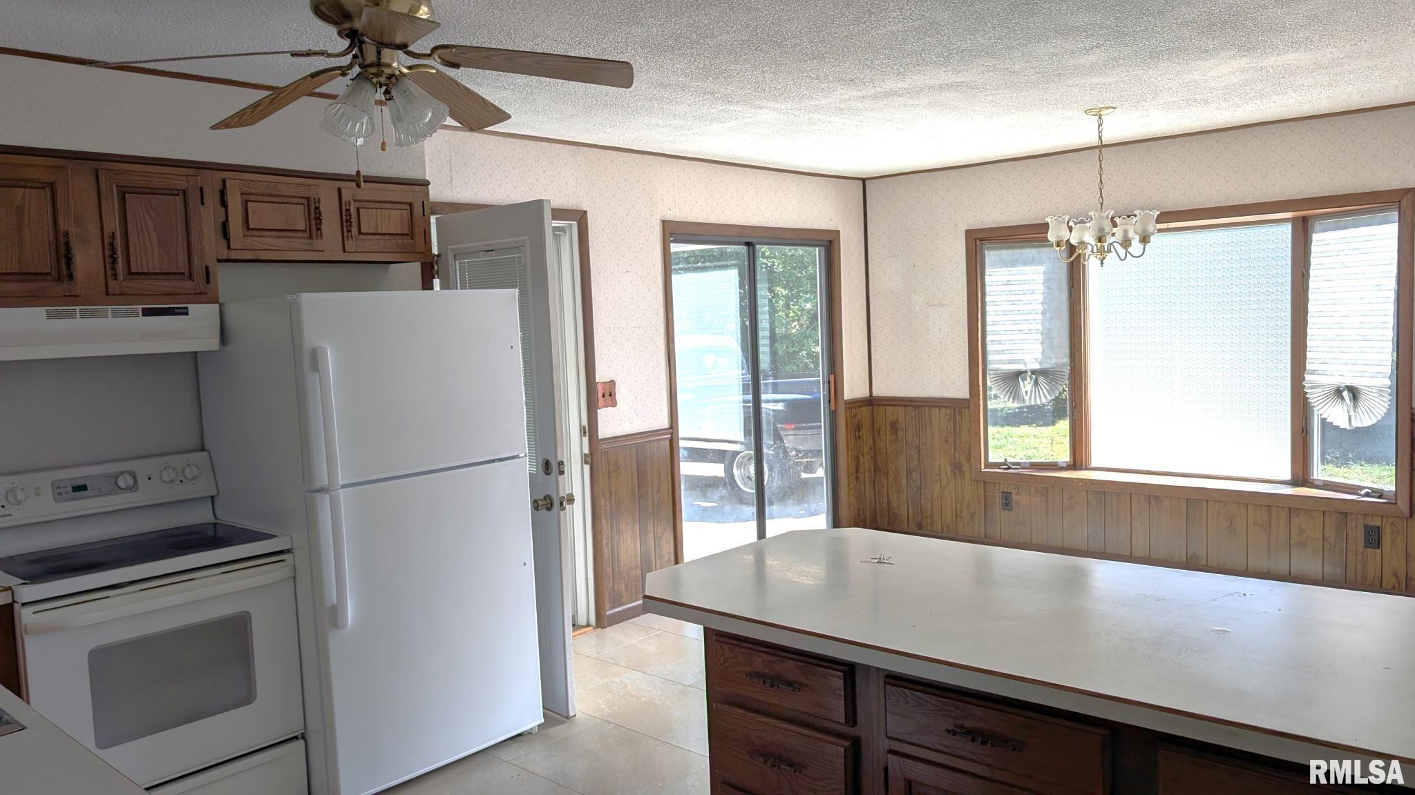 505 West Reed Street Benton, IL 62812 - Photo 7 of 28