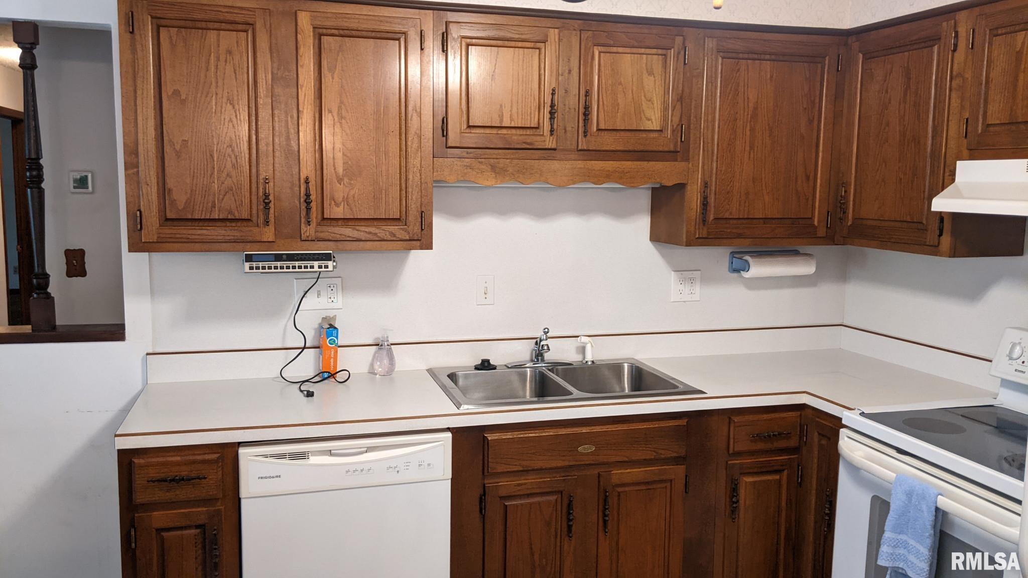 505 West Reed Street Benton, IL 62812 - Photo 10 of 28