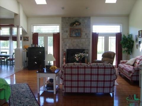 4433 Fargo Road Avoca, MI 48006 - Photo 3 of 7 774338-2.JPG