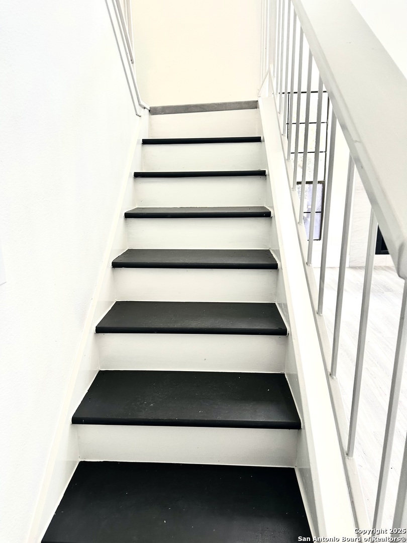 2255 Thousand Oaks, Unit 810 San Antonio, TX 78232 - Photo 13 of 21 a view of entryway