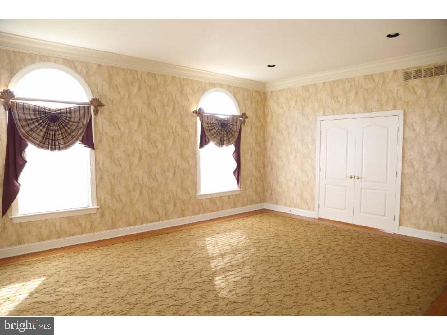 2502 Spring Creek Road Lansdale, PA 19446 - Photo 7 of 25 Living Room