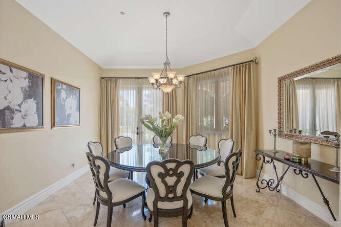 421 Whitegate Road Newbury Park, CA 91320 - Photo 10 of 76 a dining room with furniture and window