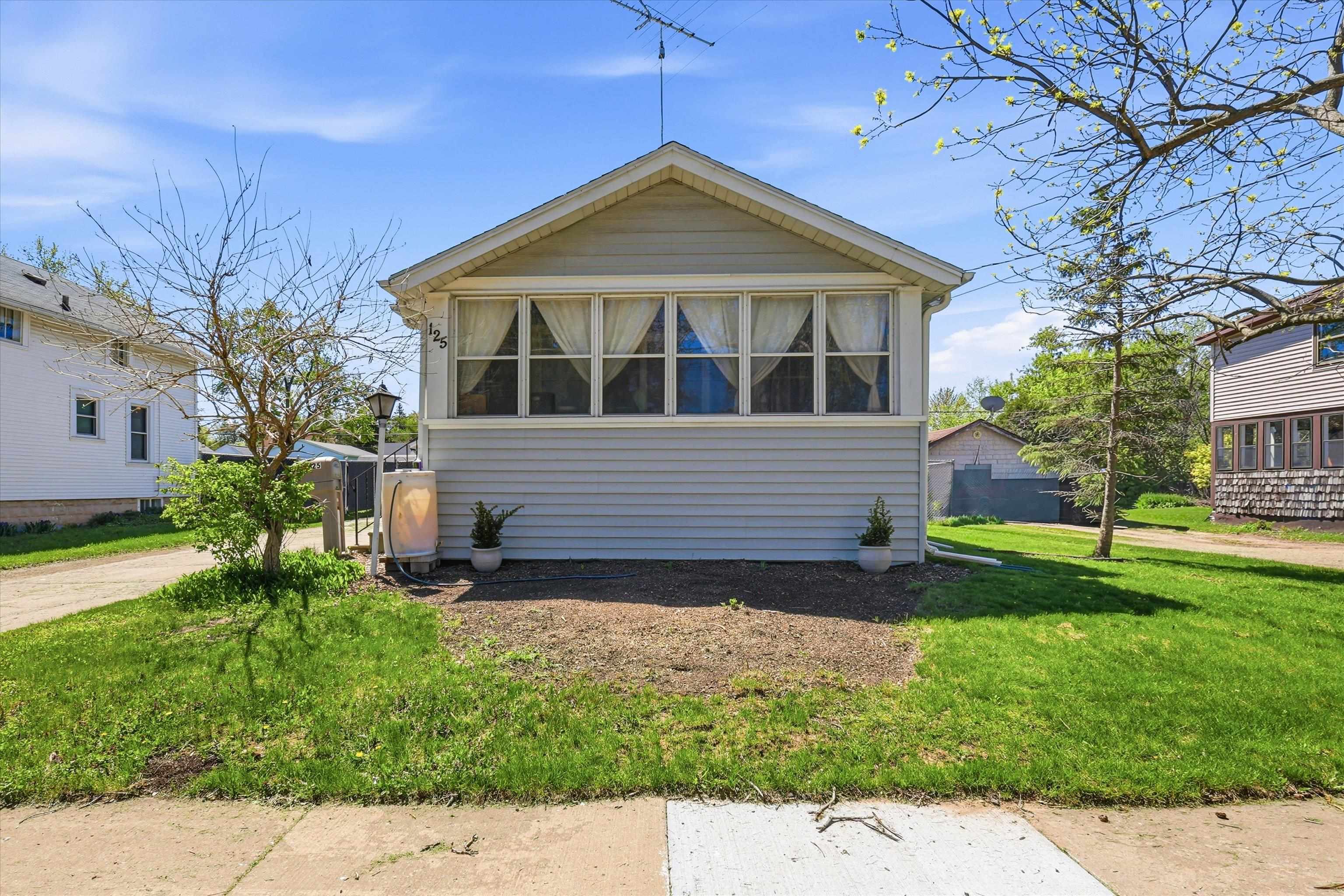 125 East Coolidge Avenue Appleton, WI 54915 - Photo 3 of 20