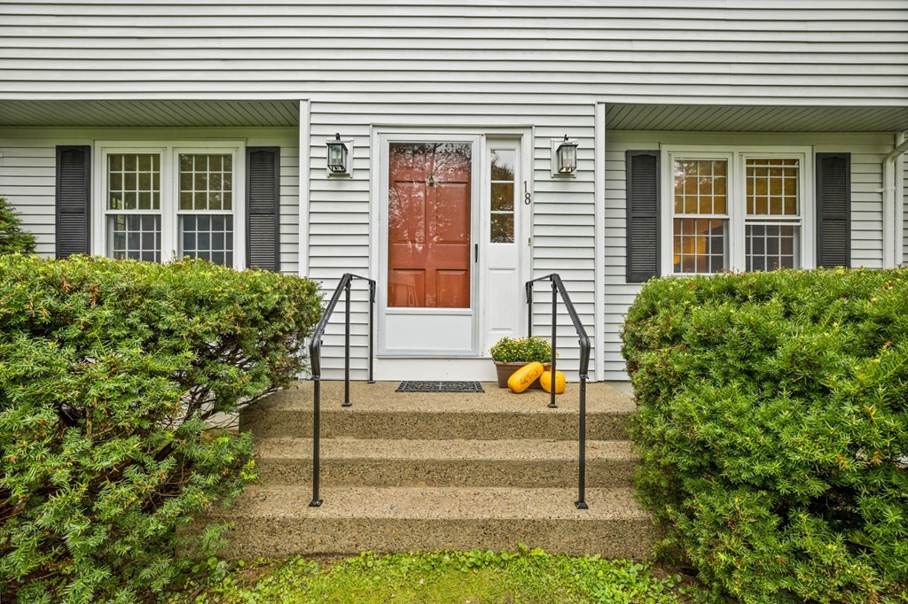 18 Pratt Road Scituate, MA 02066 - Photo 3 of 39 Gallery Image 3