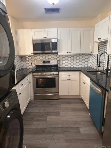 $4,100 | 415 East 160th Street | Melrose
