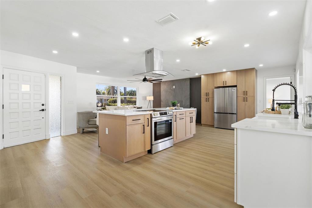 2972 Compton Court Clearwater, FL 33761 - Photo 11 of 37