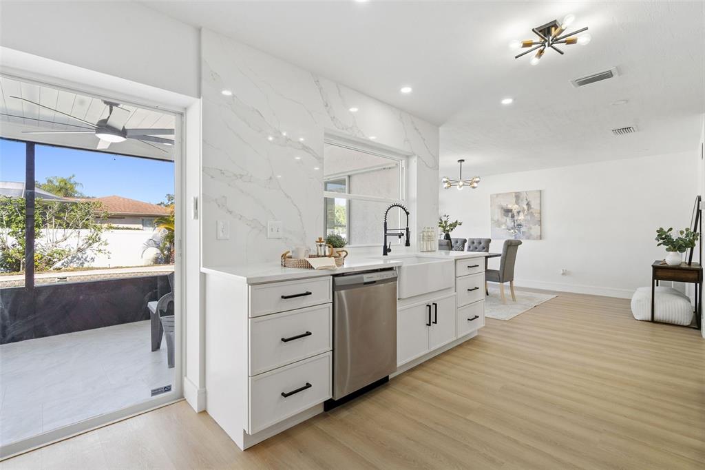 2972 Compton Court Clearwater, FL 33761 - Photo 14 of 37