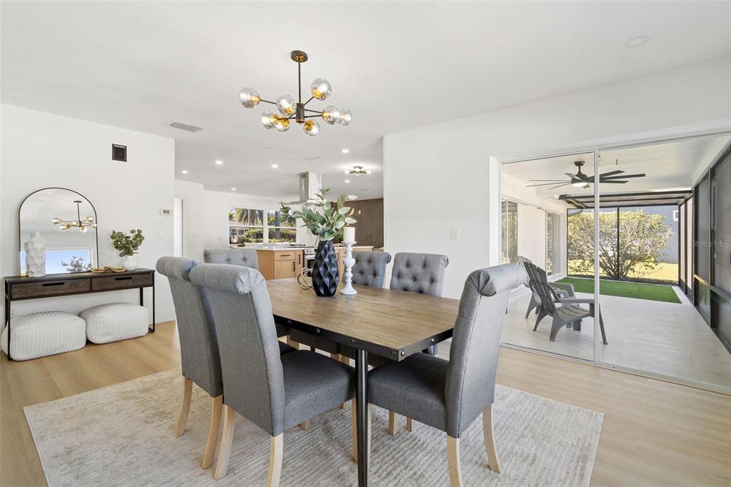 2972 Compton Court Clearwater, FL 33761 - Photo 16 of 37