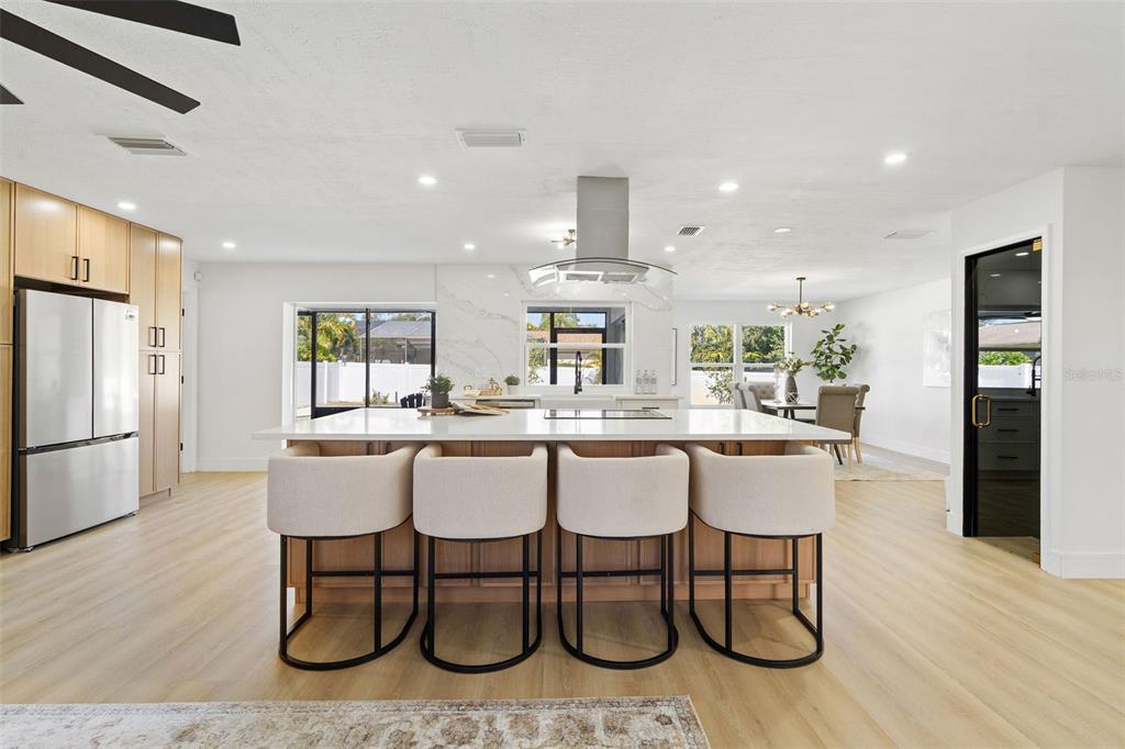 2972 Compton Court Clearwater, FL 33761 - Photo 6 of 37