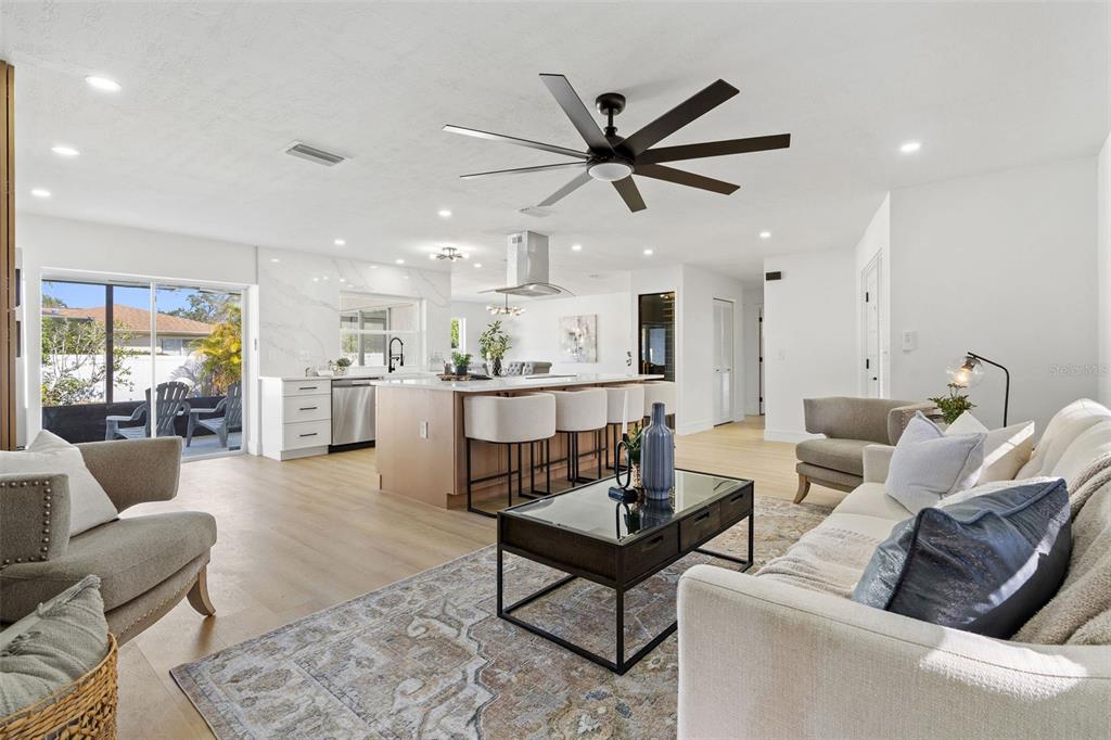 2972 Compton Court Clearwater, FL 33761 - Photo 7 of 37