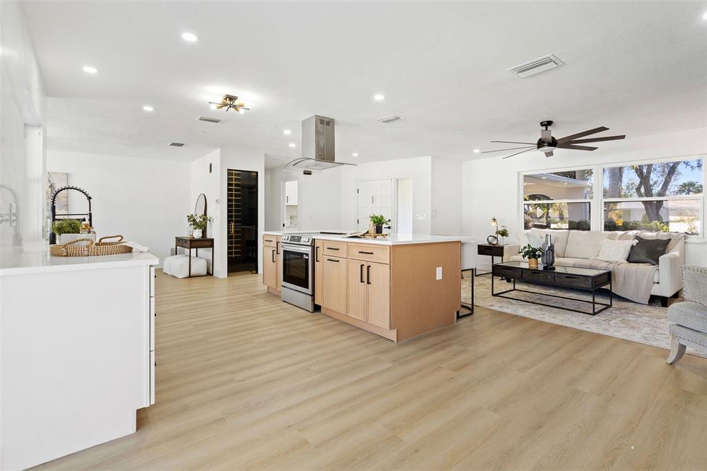 2972 Compton Court Clearwater, FL 33761 - Photo 9 of 37